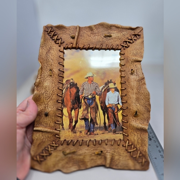 Russ Photo Frames Set Of 2 Faux Leather Look With Stitching Made Of Poly Resin - Picture 14 of 15
